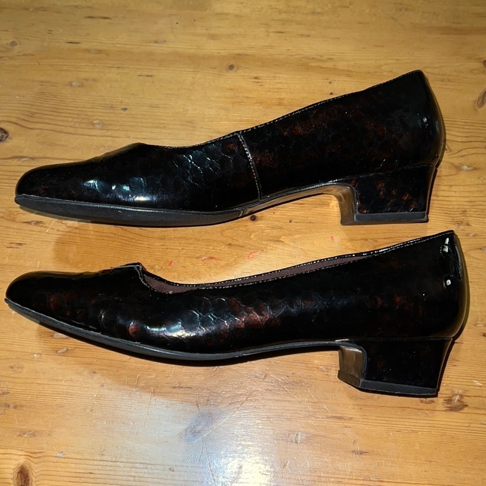Trotters Copper Black Small Heel Pumps 9M